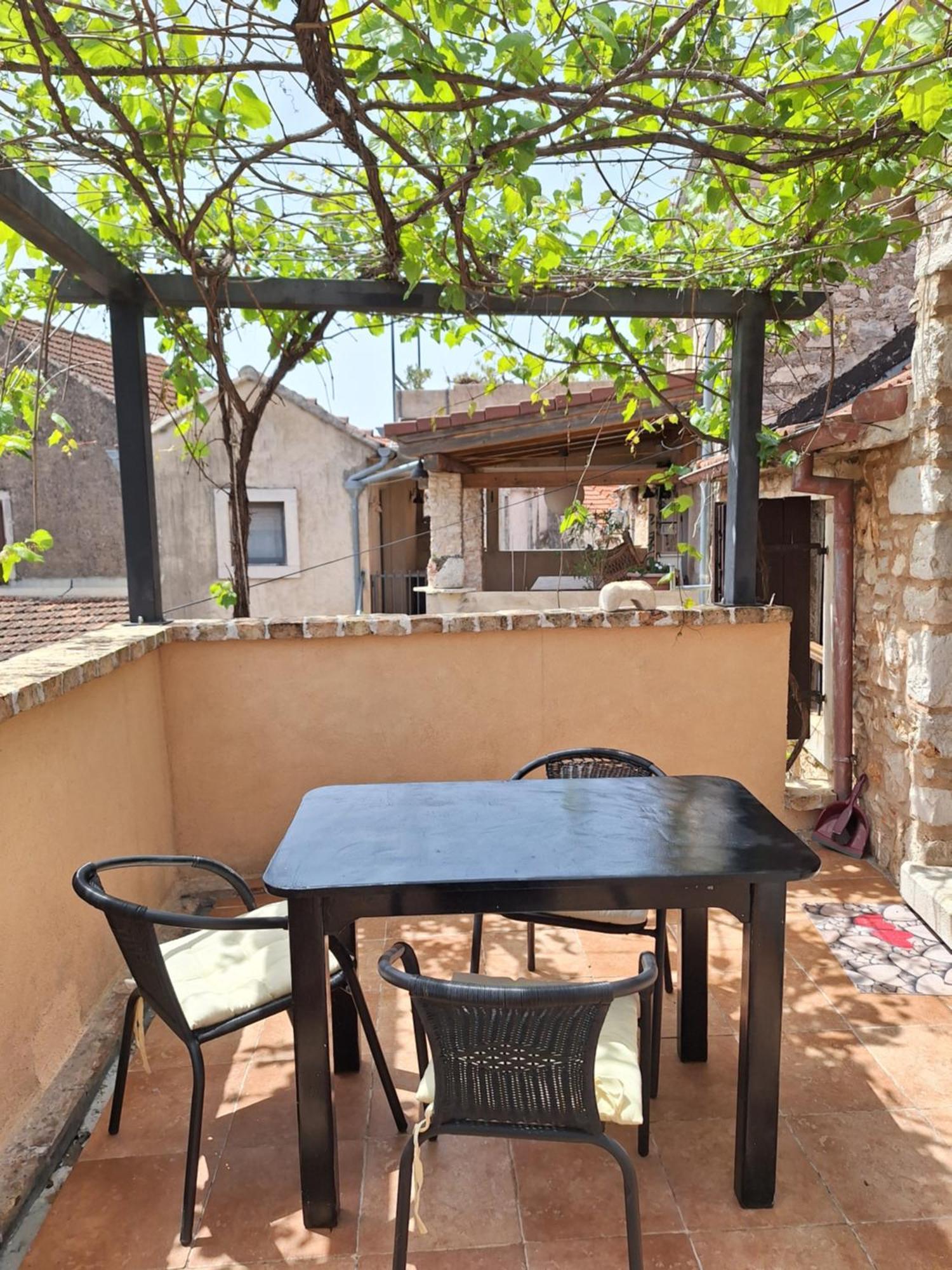 Apartment George Stari Grad  Luaran gambar
